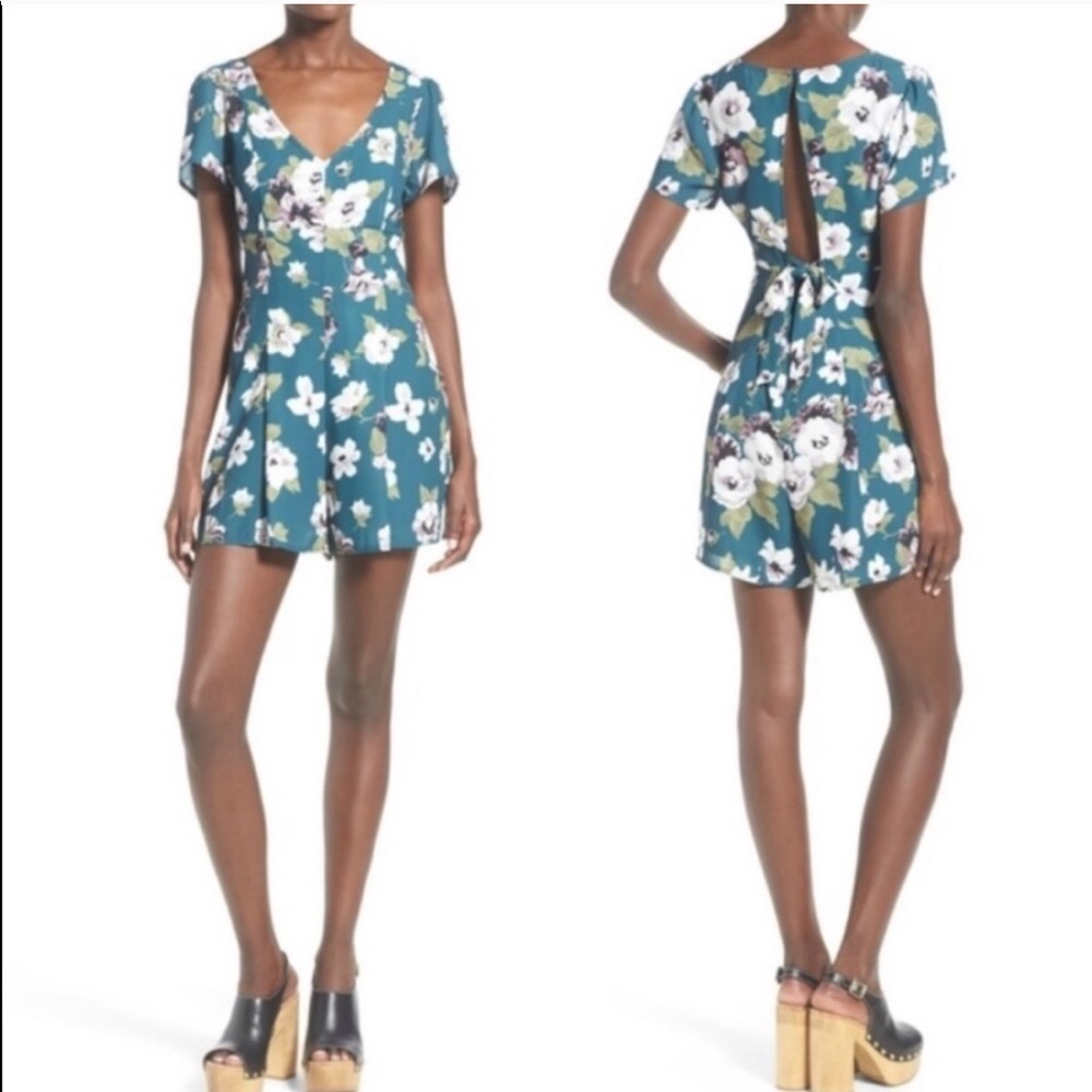 🛍 4/$25! Leith Floral Romper w/ Tie Open-Back